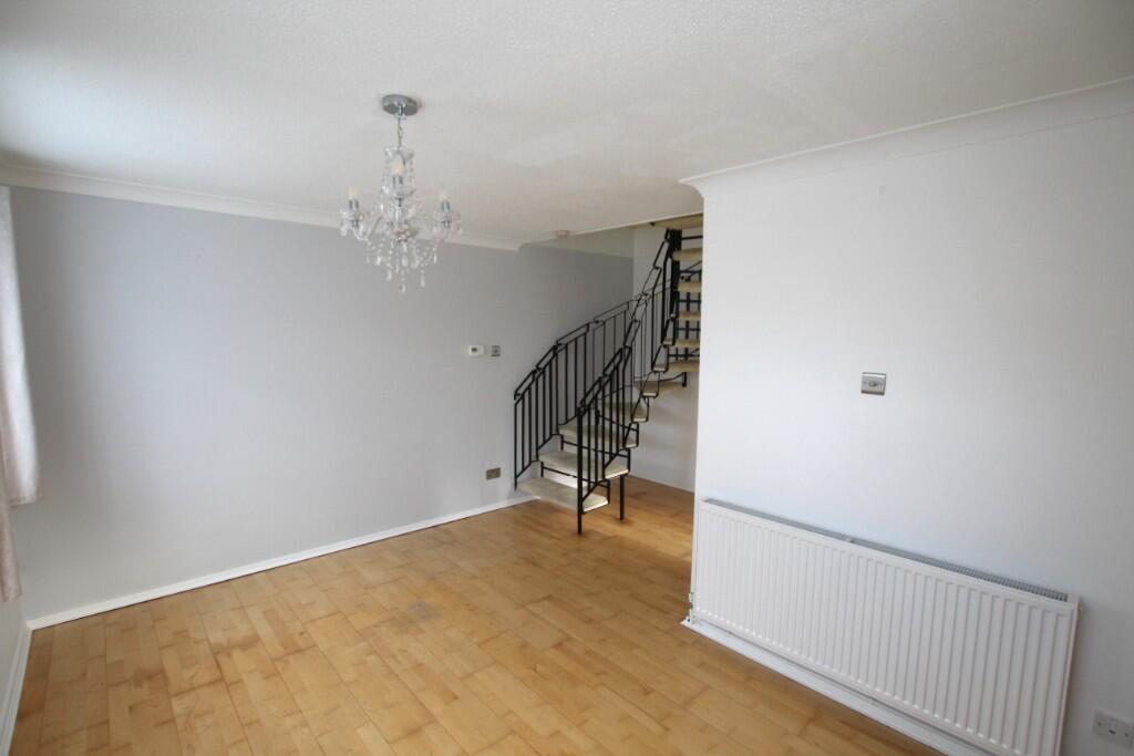 Manorfield, Ashford, Kent, TN23 photo 5
