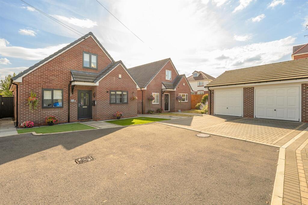 House in Dudley, West Midlands - View 3