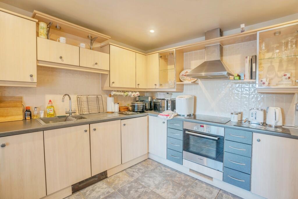 Apartment in Cardiff - View 5