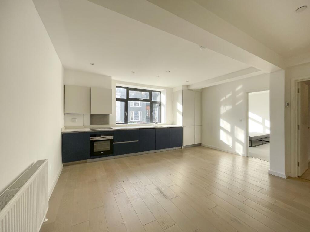 Main image of property: Flat 1, 90 London Road, Brighton, East Sussex, BN1 4JF