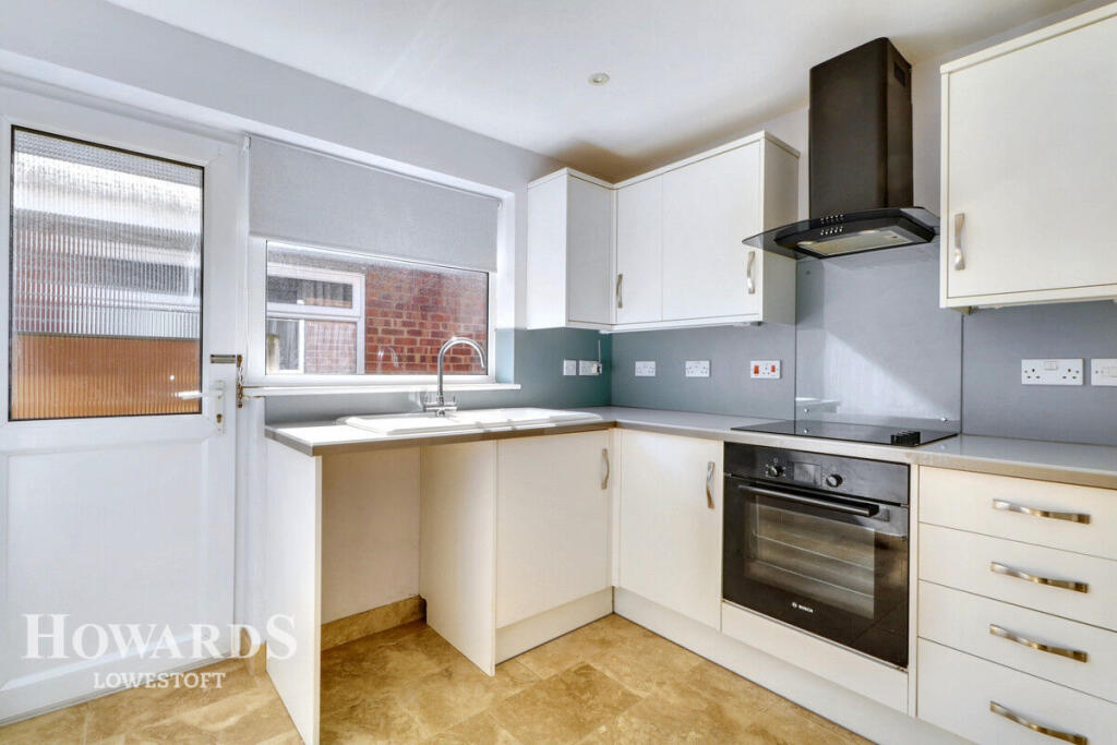 Kesgrave Drive, Lowestoft photo 3