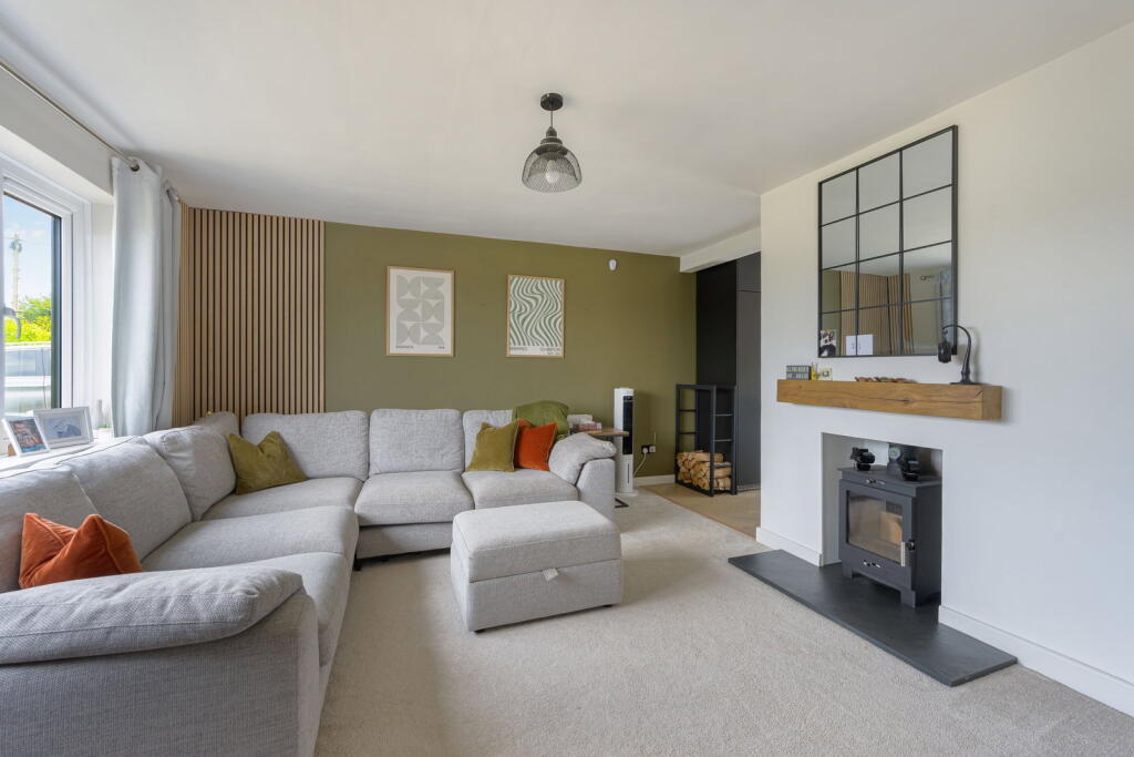 House in South Kesteven, Harlaxton - View 3