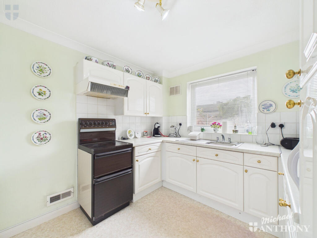 House in Aylesbury, Walton - View 4