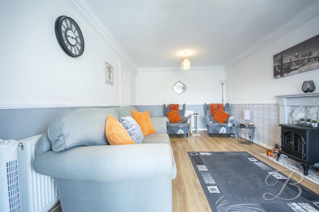 House in Mansfield, Nottinghamshire - View 4