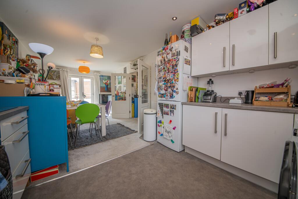 Apartment in Eastleigh, Newtown - View 3