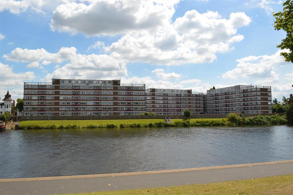 Main image of property: Wilford Lane, West Bridgford, Nottingham