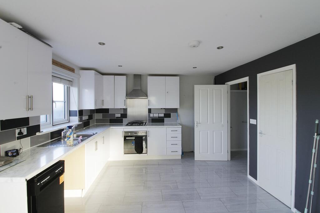 Millport Drive, Eye, PE6 photo 4