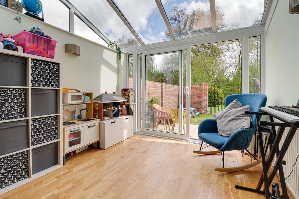 House in St Albans, Redbourn - More