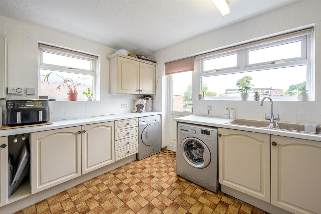 House in Dudley, West Midlands - View 3