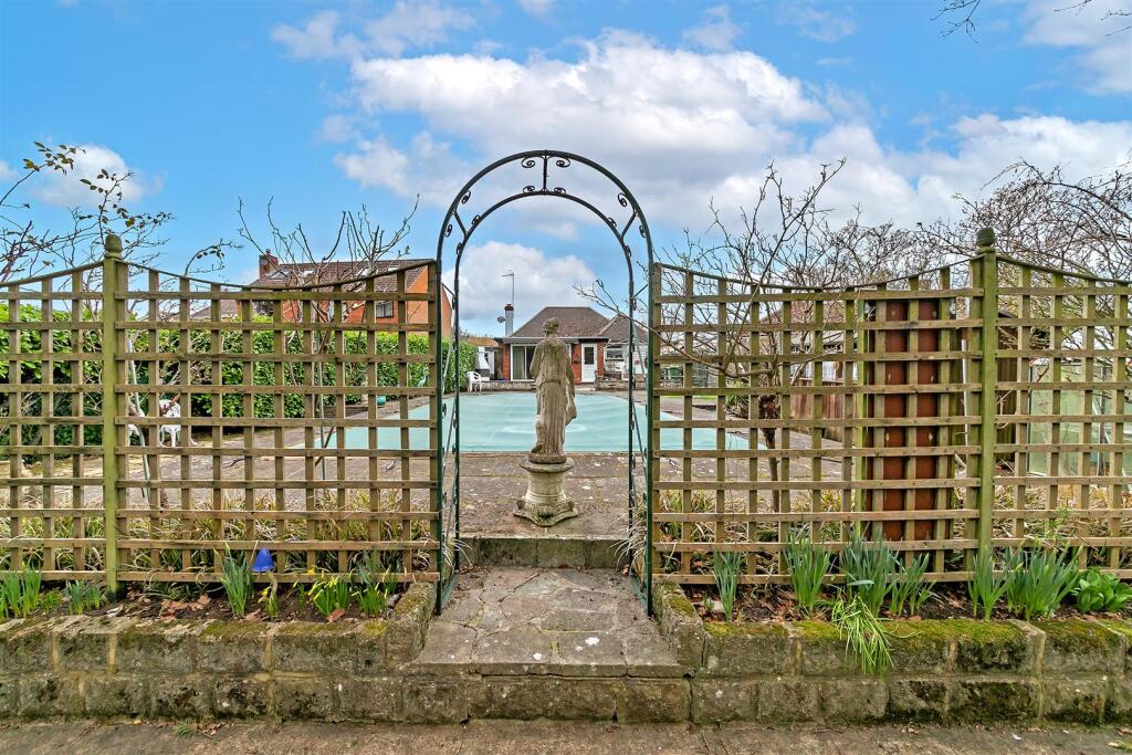 Additional image 17 of Mayflower Road, Park Street, St. Albans