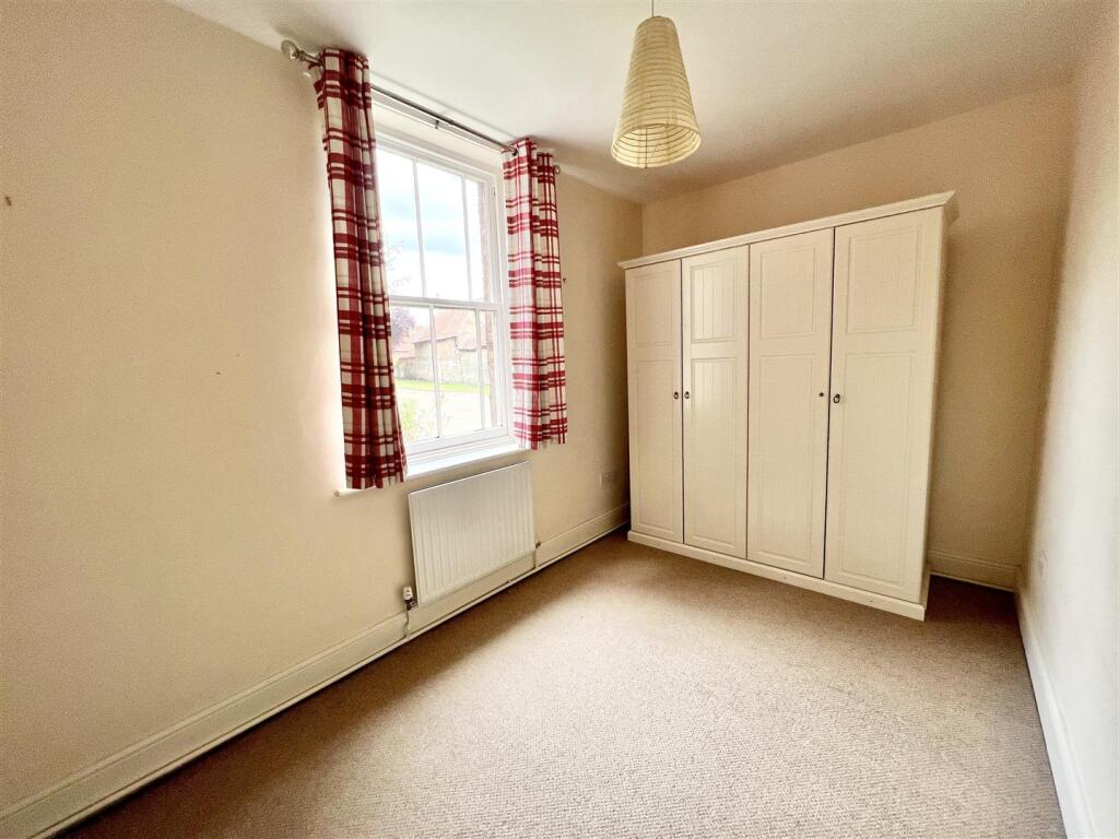 Collingham, Newark photo 3