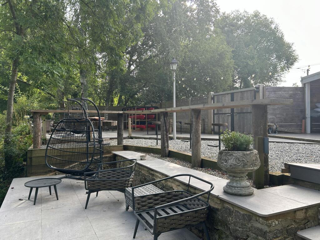 Pub garden 2.JPG