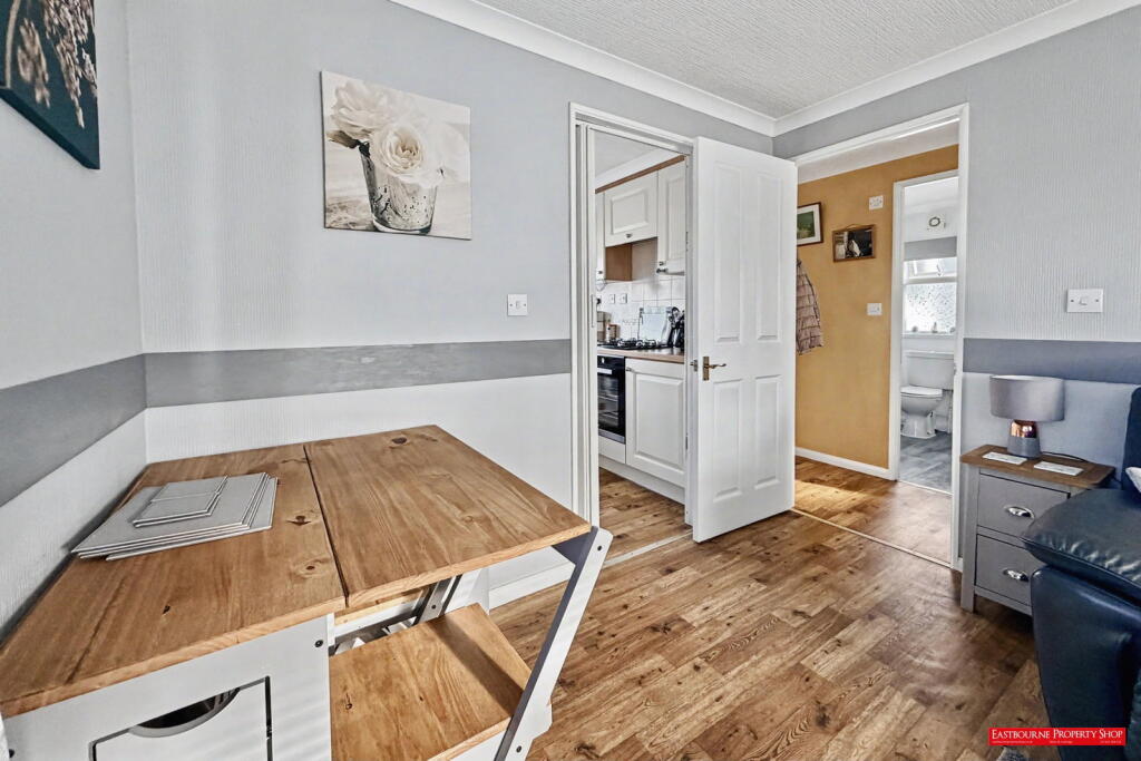 Oak Tree Close,Eastbourne,BN23 8DG photo 4