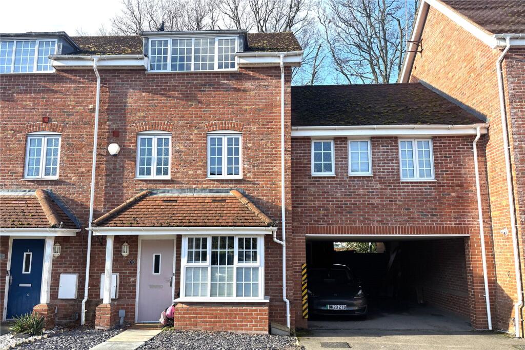 Main image of property: Foundry Close, Hook, RG27