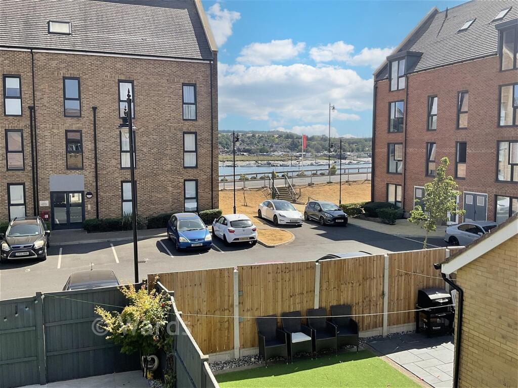 House in Strood, Temple Wharf, Medway - View 5