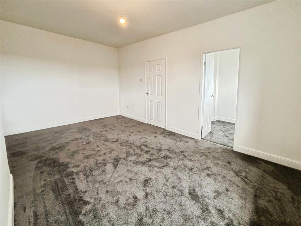 Greaves Street, Bradford, BD5 7PE - More
