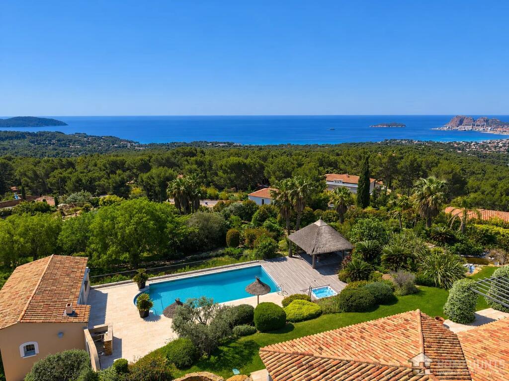 Main image of property: Provence-Alps-Cote d`Azur, Bouches-du-Rhône, Ceyreste