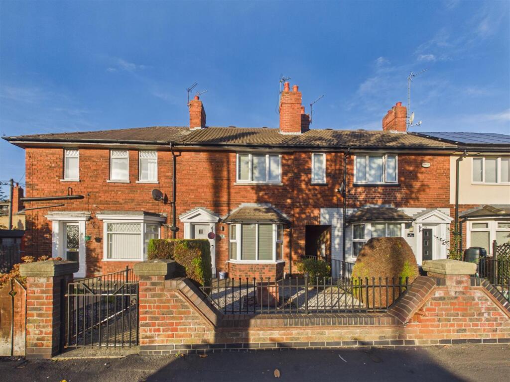 Main image of property: Wold Road, Hull