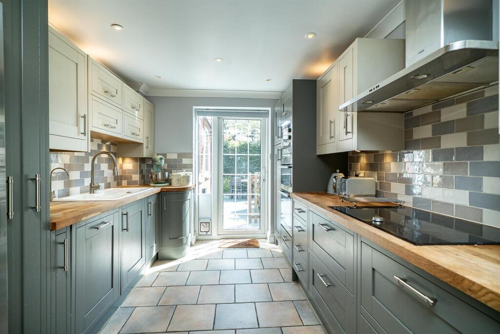 Harpenden Road, St. Albans - View 2