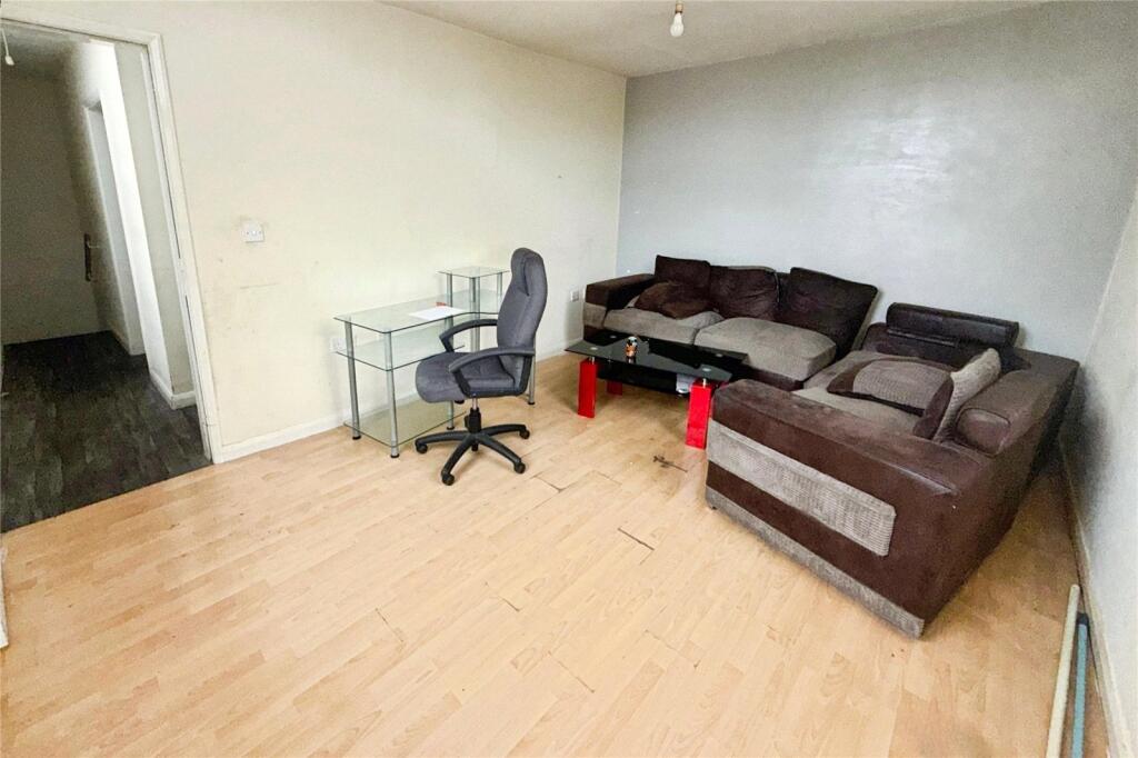 Apartment in Salford, Greater Manchester - View 3