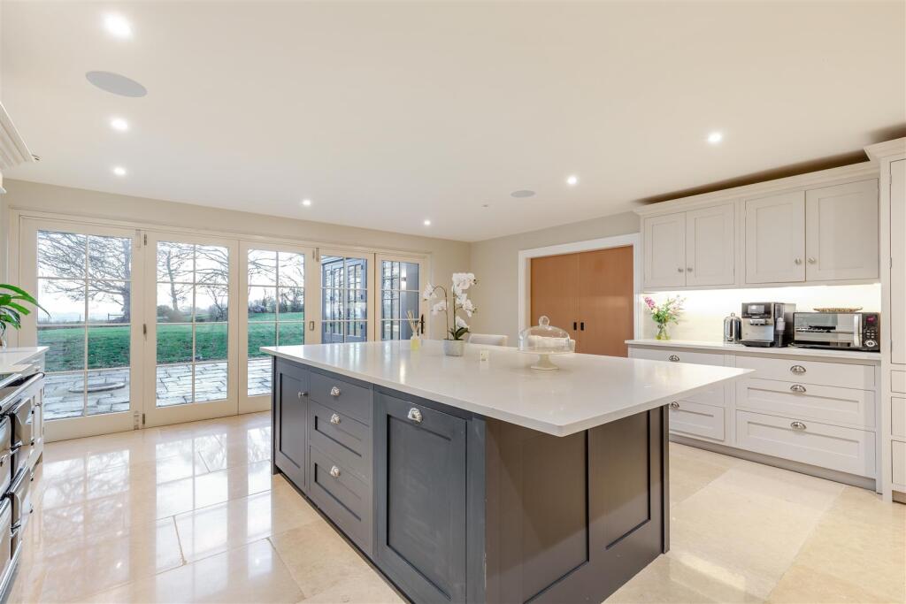 House in Whitchurch - View 6