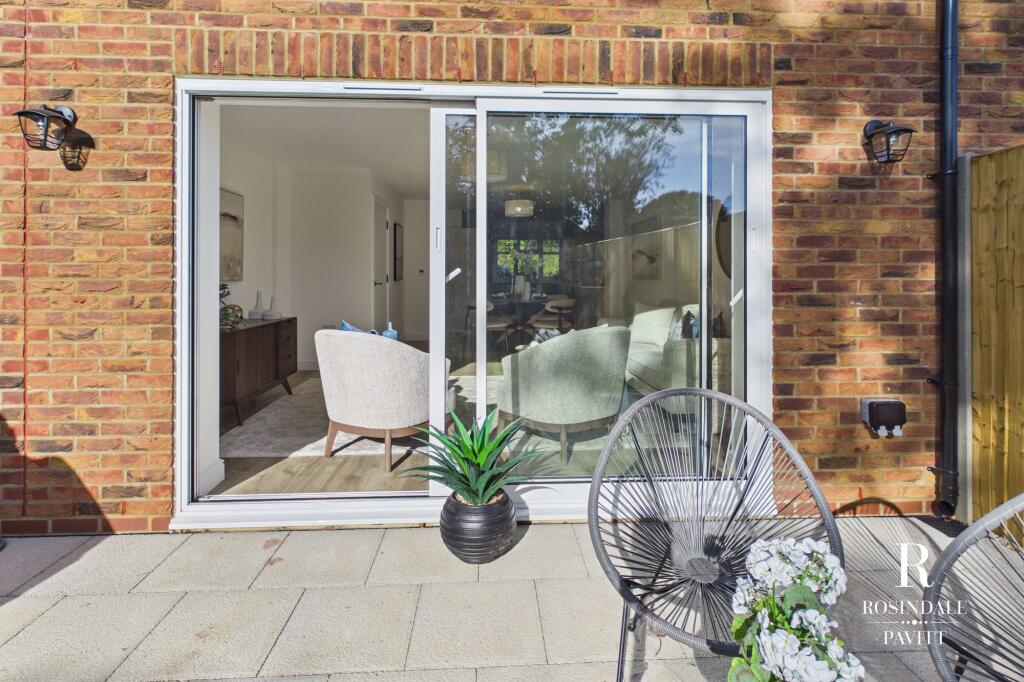 House in Sutton - View 5