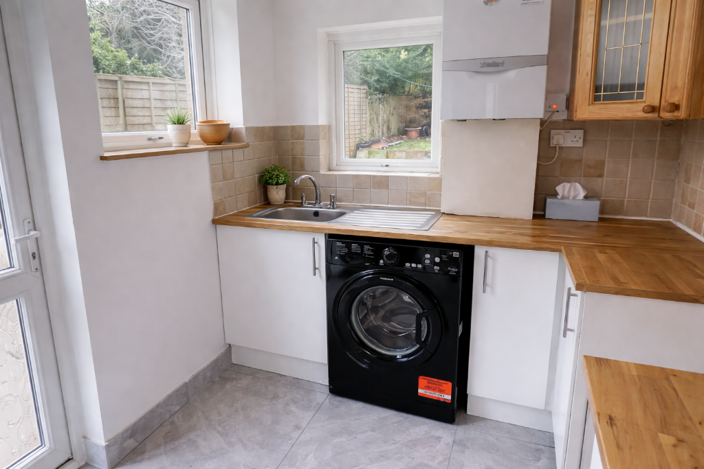 3 bedroom semi-detached house for rent