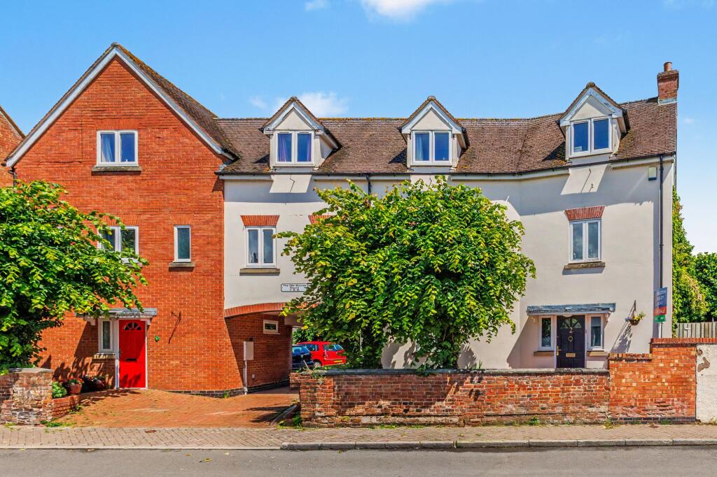 Main image of property: Banbury Street, Kineton, CV35
