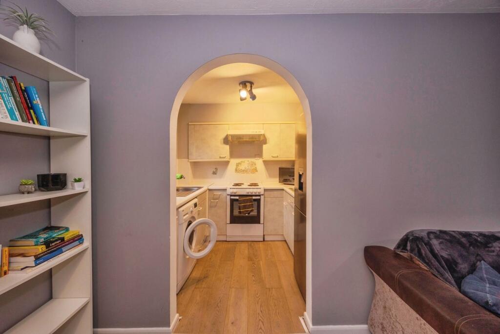 Apartment in Havant, Hampshire - More