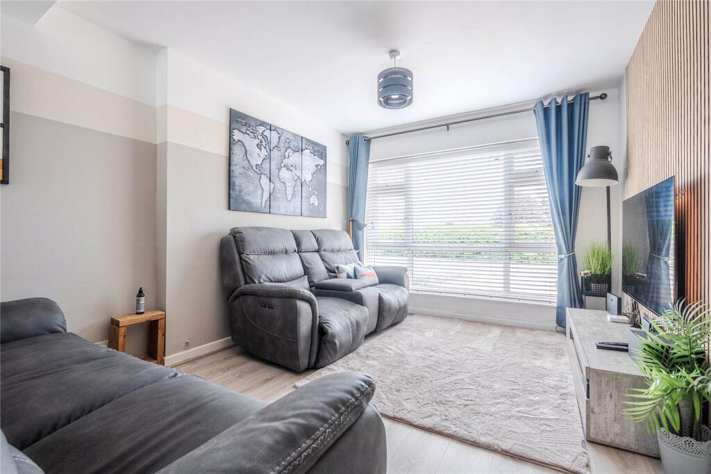 House in Dunstable, Central Bedfordshire - View 3