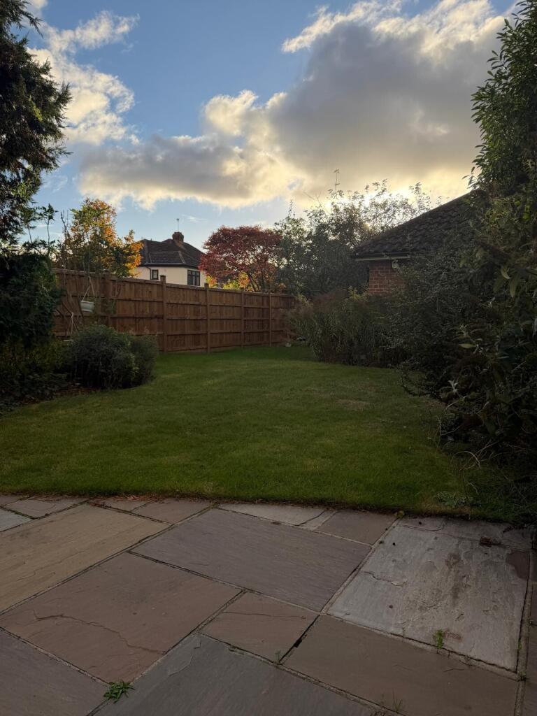 Parkland Avenue, Upminster, RM14 - More