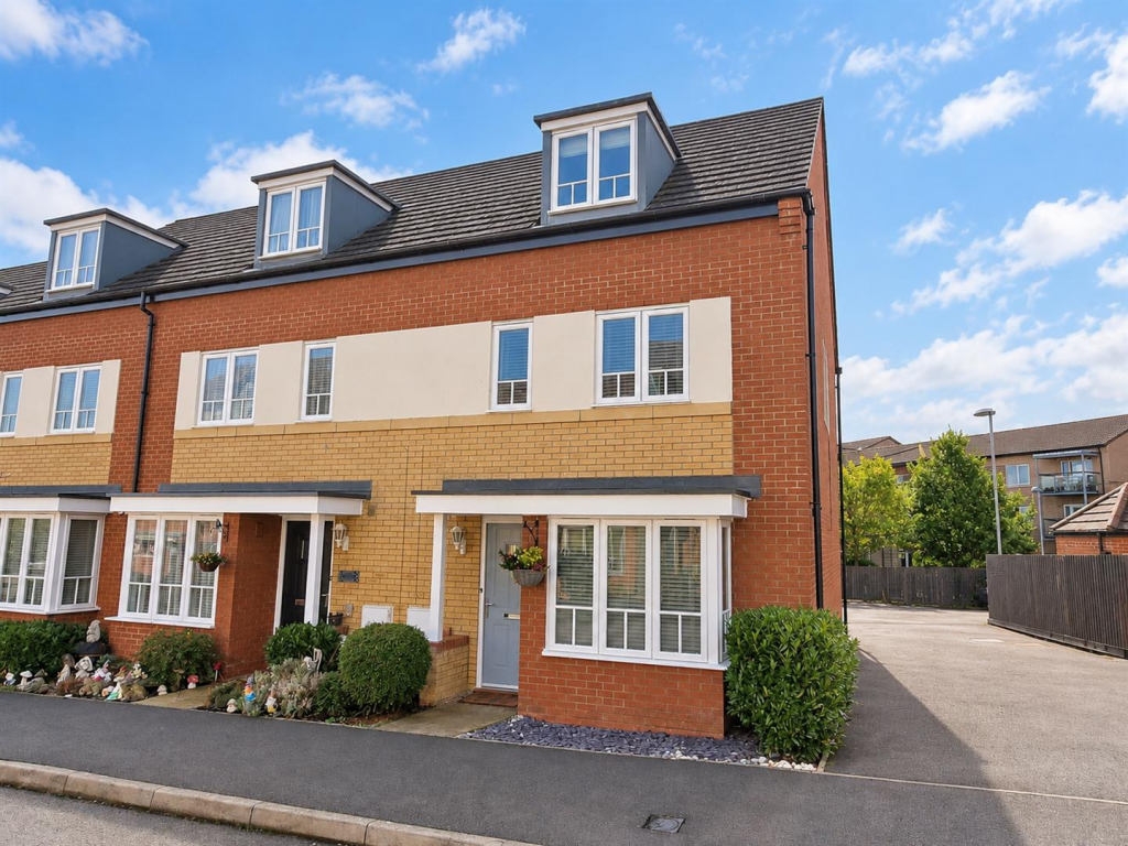 Main image of property: Sakura Walk, Willen Park, Milton Keynes