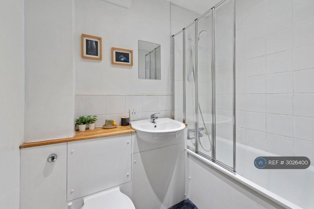 Apartment in London - View 5