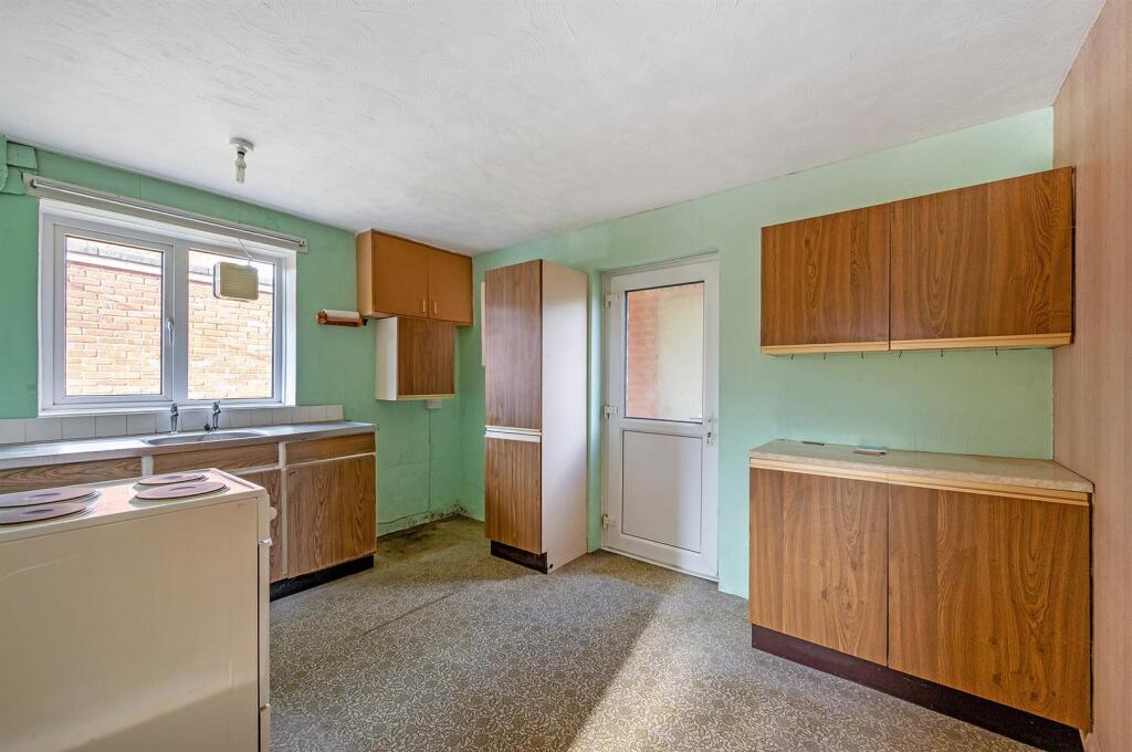 House in Basingstoke and Deane, Mill Springs, Whitchurch - View 5