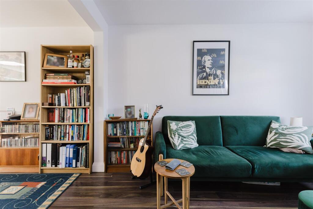 House in Harrow - View 5
