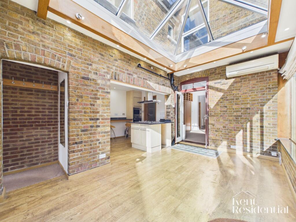 London Road, Maidstone, ME16 - View 3