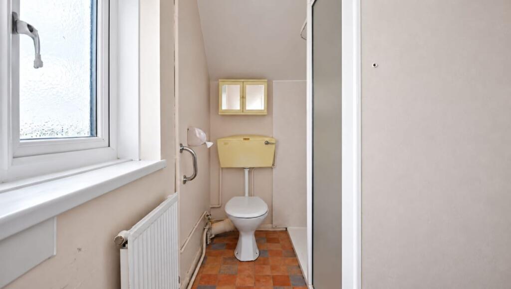 House in Gillingham, Lodbourne - More