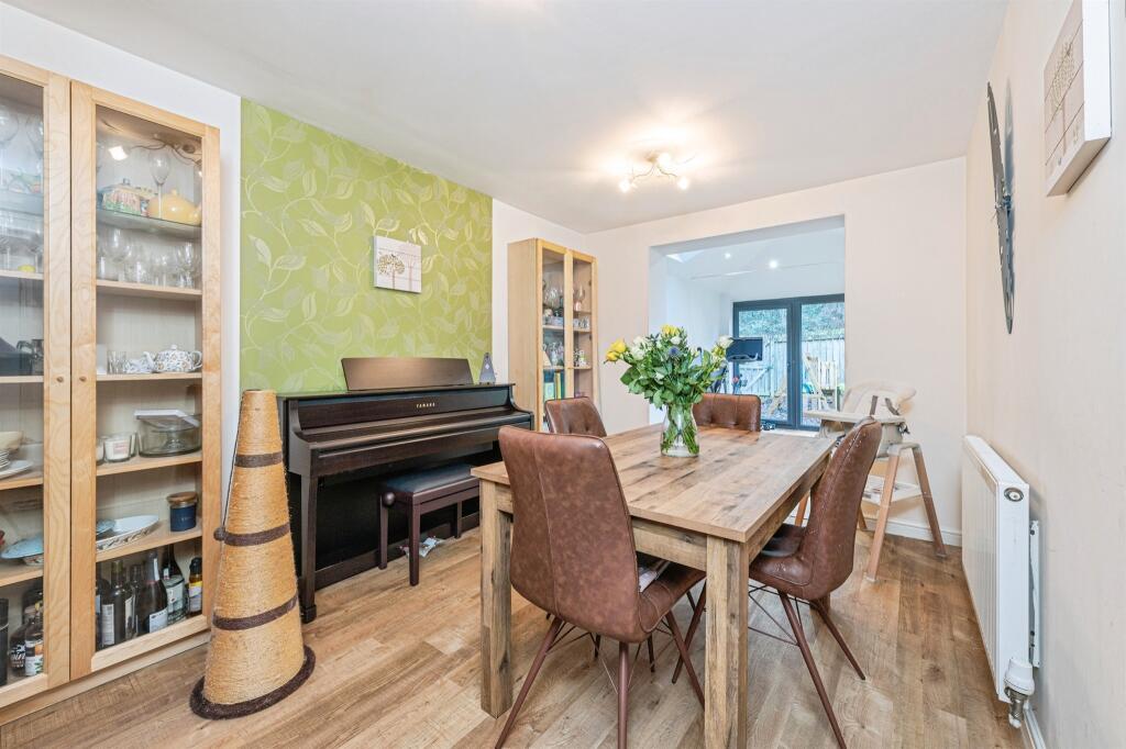 Hawthorn Lane, CLECKHEATON - View 5