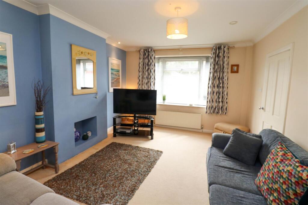 House in Hart, Church Crookham - View 5