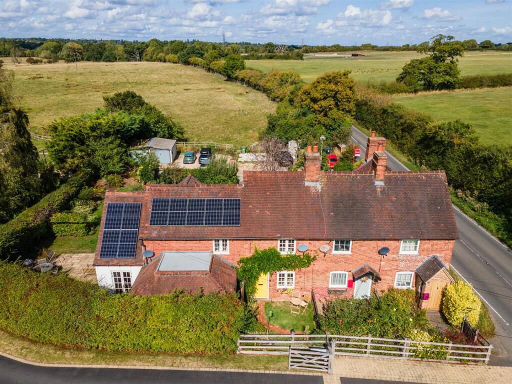Main image of property: 3, Appletree Cottages, Old Warwick Road, Rowington