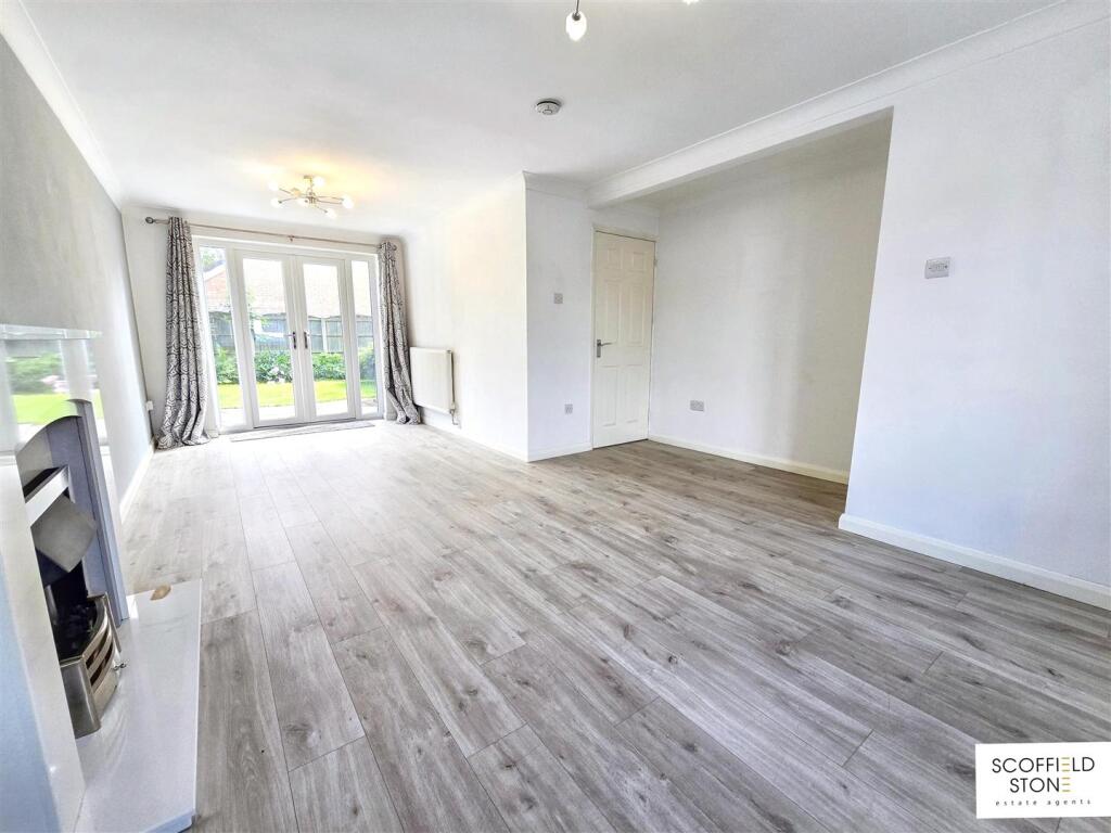 Bancroft Close, Hilton photo 3