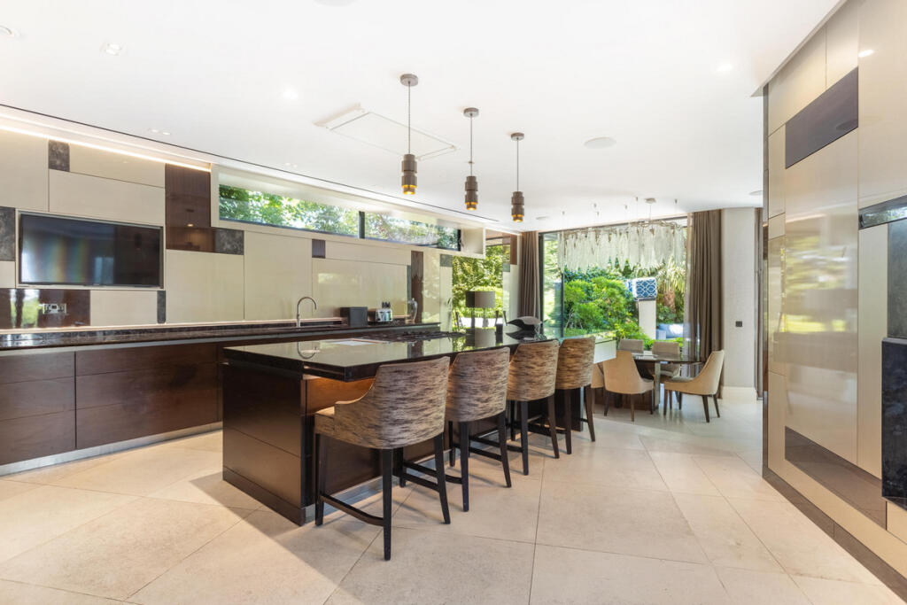 House in London - View 5