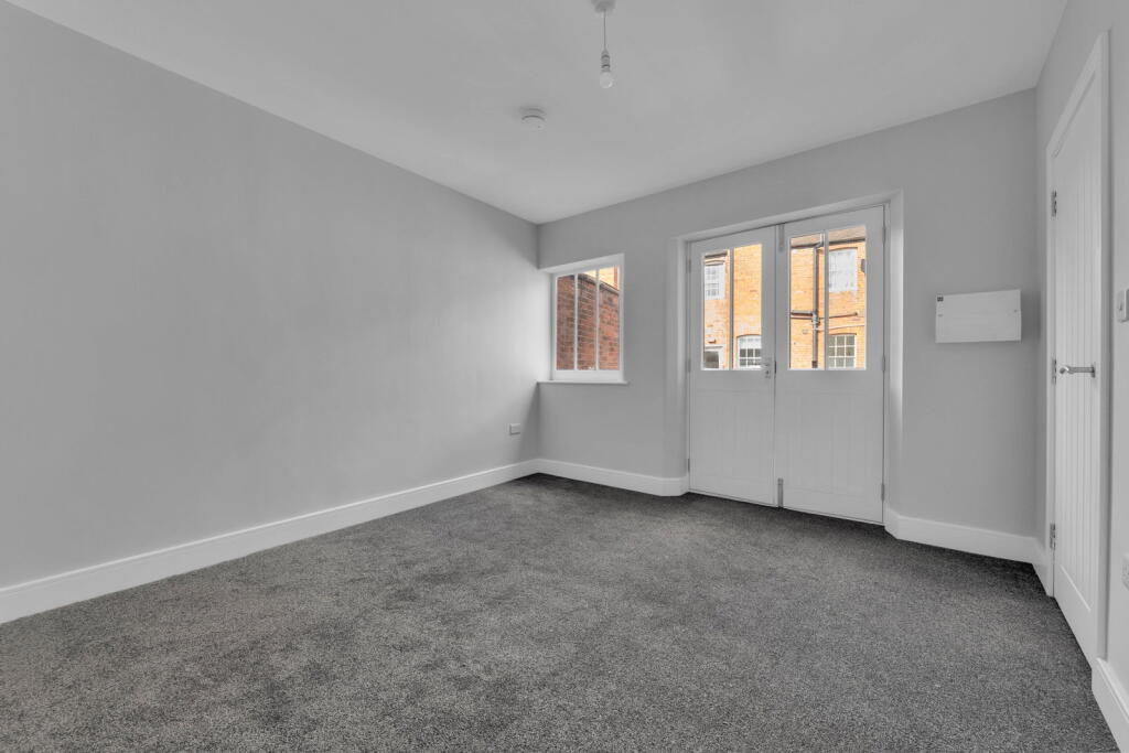 Apartment in Coventry - More