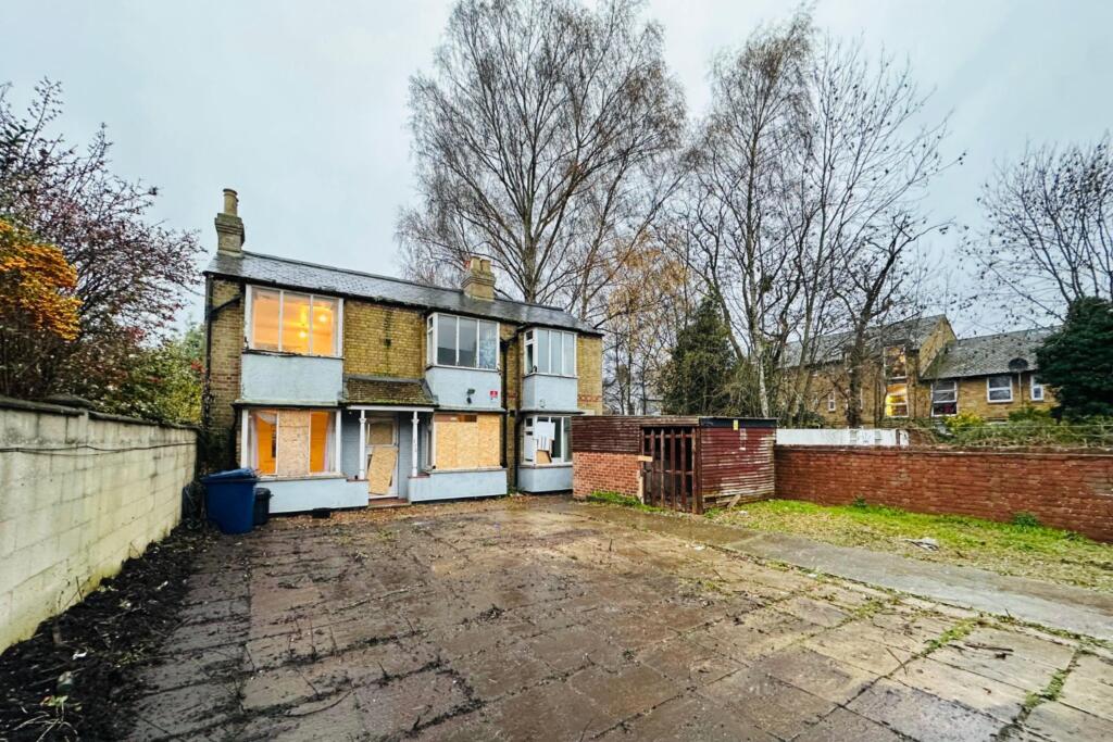 3-bed detached on 172 Abingdon Road, Oxford, OX1 4RA, £450,000