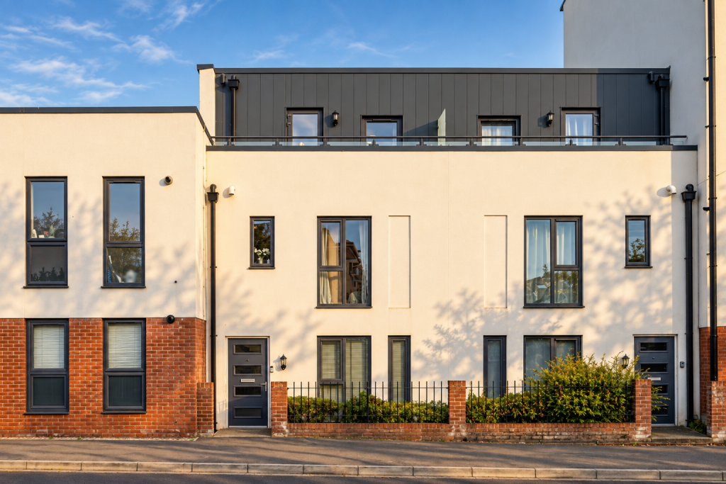 House in Cheltenham, Ewens Farm, Fairview - More