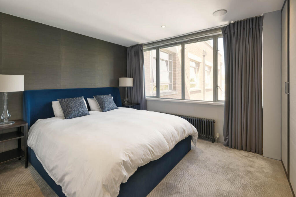 Apartment in London - More