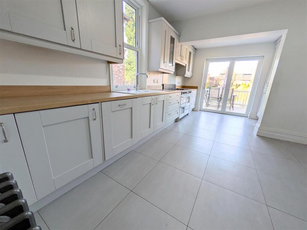 House in Stockport, Heaviley, Davenport - More