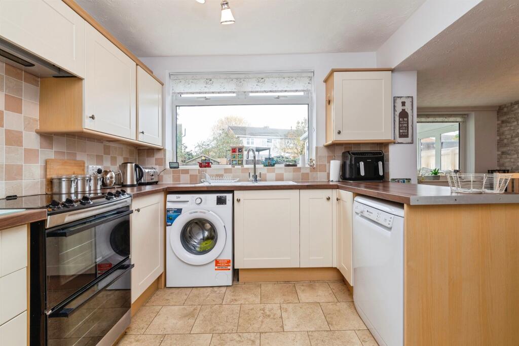 Barton Crescent, Billingham - View 4