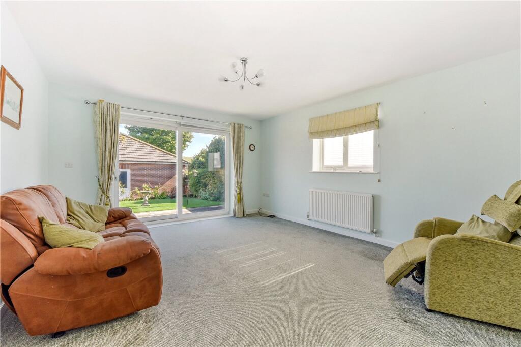 House in Clanfield - View 4