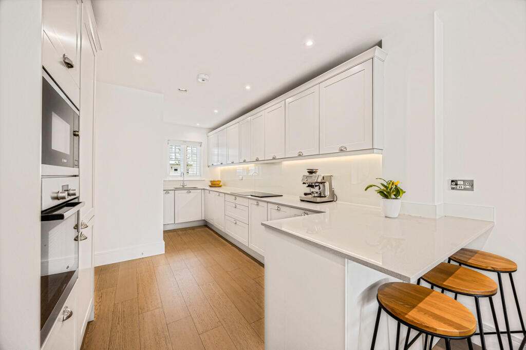House in Reading, Green Park Village, Southcote - View 5